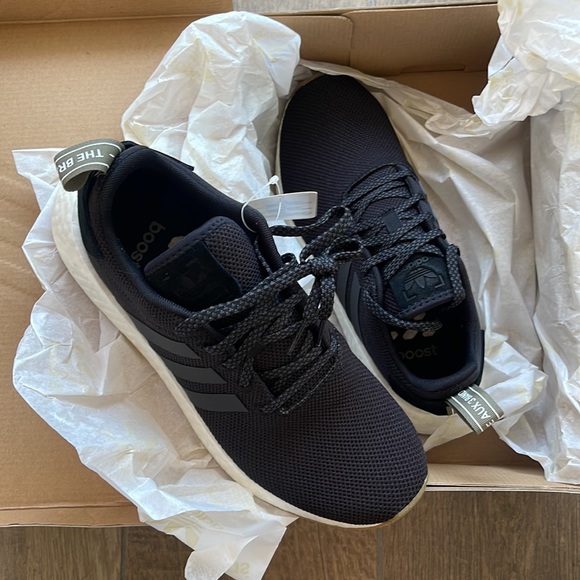 Adidas NMD R2 - Picture 2 of 4